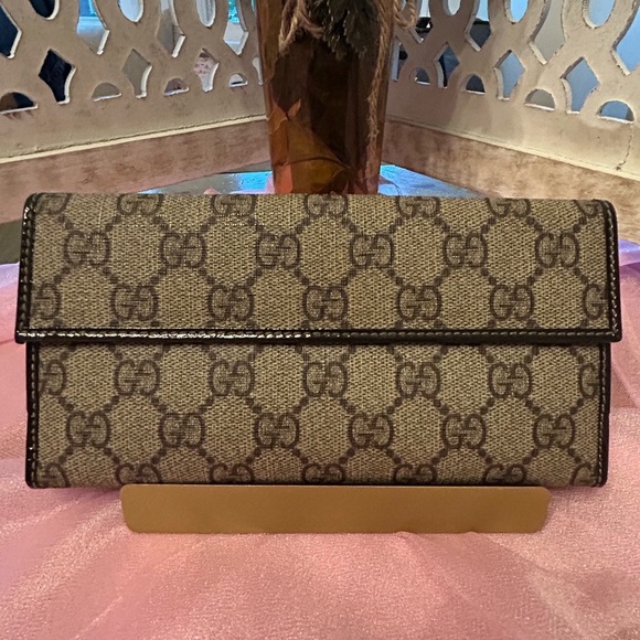 Gucci Brown and Tan Wallet with Iconic Monogram - Picture 2 of 16